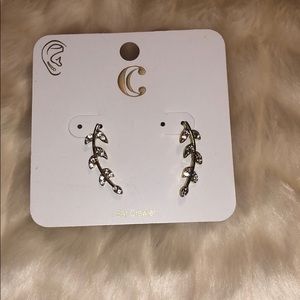 ❤️3 for $13❤️ Ear crawler earrings